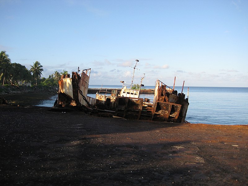 File:Gugeegue Beached Barge and LCM.jpg