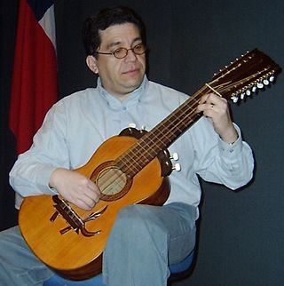 <span class="mw-page-title-main">Guitarrón chileno</span> Plucked string instrument