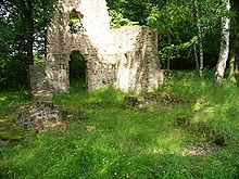 Kirchenruine im Bergfriedhof aus dem 10. Jahrhundert