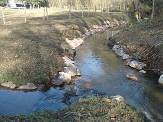 The Hohlenbach (left) flows into the right arm of the Reichenbach