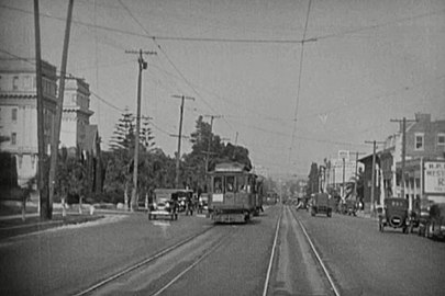 Screencap from promotional film Hollywood Snapshots (1922), Hollywood Line streetcar near Garden Court Apartments