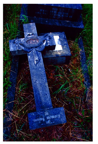 File:In loving memory cross.tif