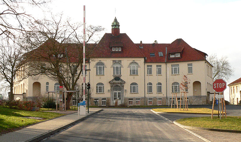 File:JVA Göttingen Rosdorf Verwaltungsbau.jpg