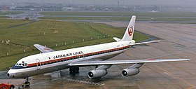 JA8051, l'appareil impliqué, ici à l'aéroport Kingsford-Smith de Sydney en mars 1977, 6 mois avant l'accident.