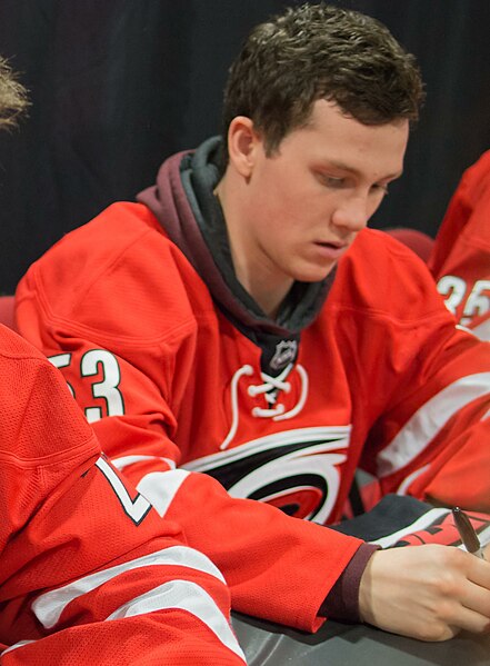 File:Jeff Skinner signing autograph.jpg