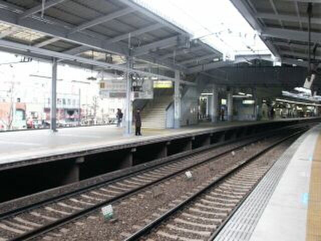Keikyu platforms