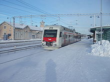 Nahverkehrszug der Linie Z am Bahnhof Kerava