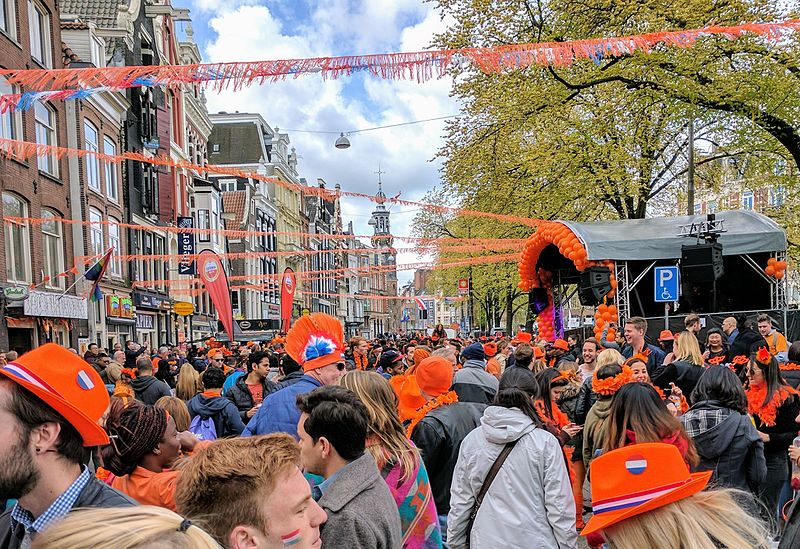 File:Koningsdag 2017 Amstel.jpg