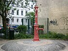 Krausebrunnen w kolorze czerwonym - Plac zabaw Liesen-NeuHochStr-Gesundbrunnen (1) .jpg