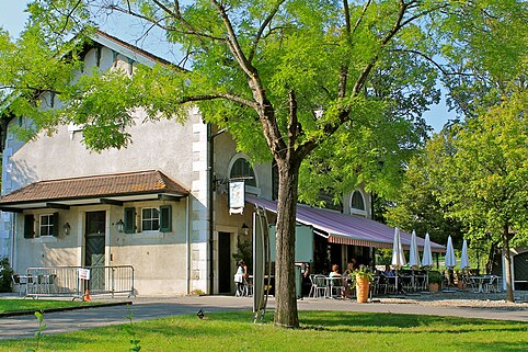 L'ancienne ferme du domaine.