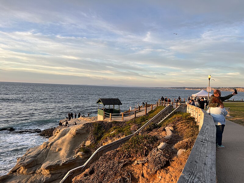 File:La Jolla Cove 10 2022-12-04.jpeg