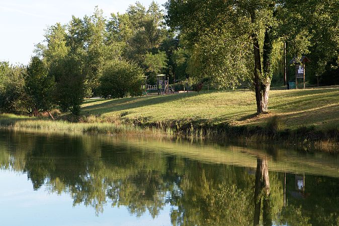 Français : Lac de Flourens.