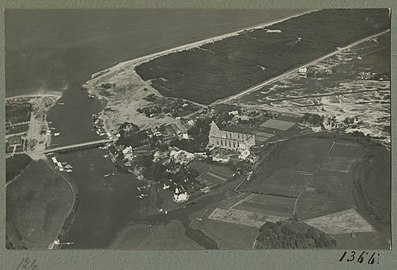 Foto aérea de la desembocadura del río Pirita, años 30