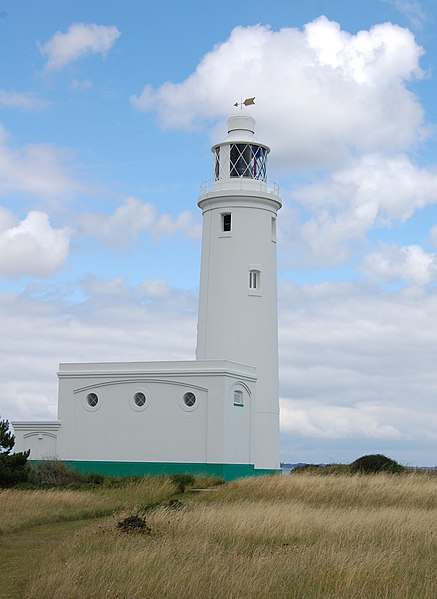 File:Lighthouse near to Hurst Castle - geograph.org.uk - 2744251.jpg