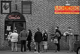 The line in front of Voodoo Doughnut in Portland, Oregon