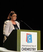 Máire Geoghegan-Quinn Uluslararası Kimya Yılı.jpg