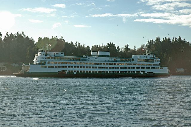 The Hyak in Rich Passage heading to Bremerton, WA