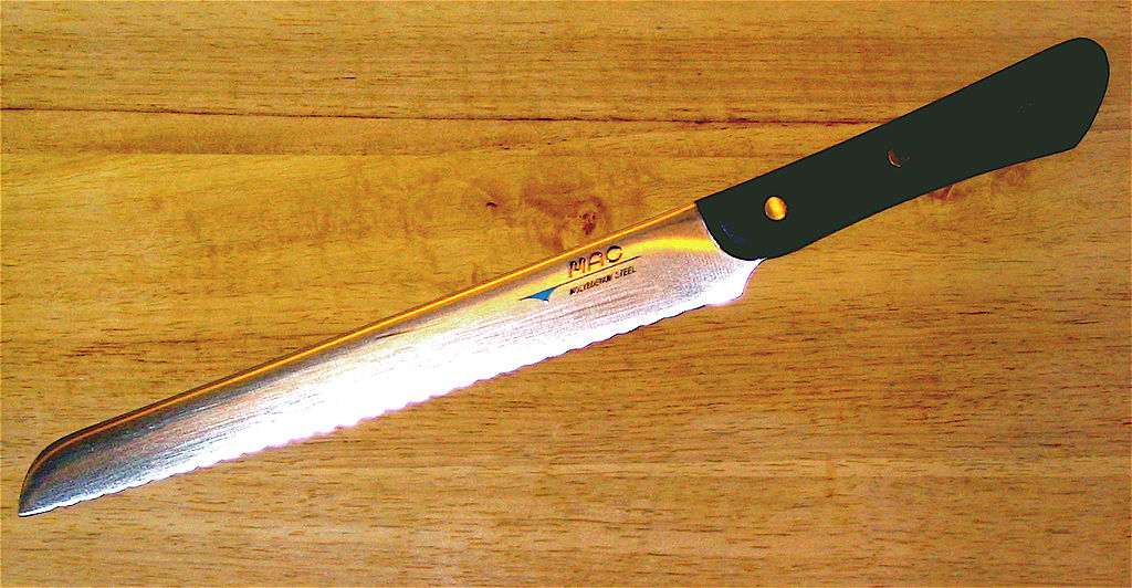 Mac serrated knife
