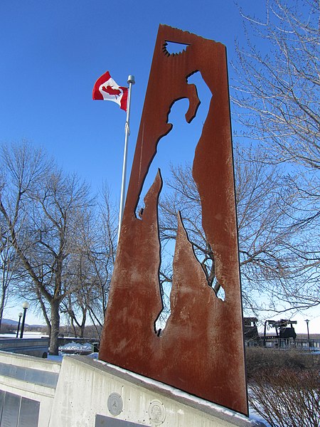 File:Mackenzie-Papineau Battalion Monument Ottawa.jpg