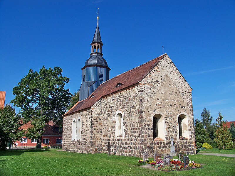 File:Malitschkendorf Kirche2.jpg