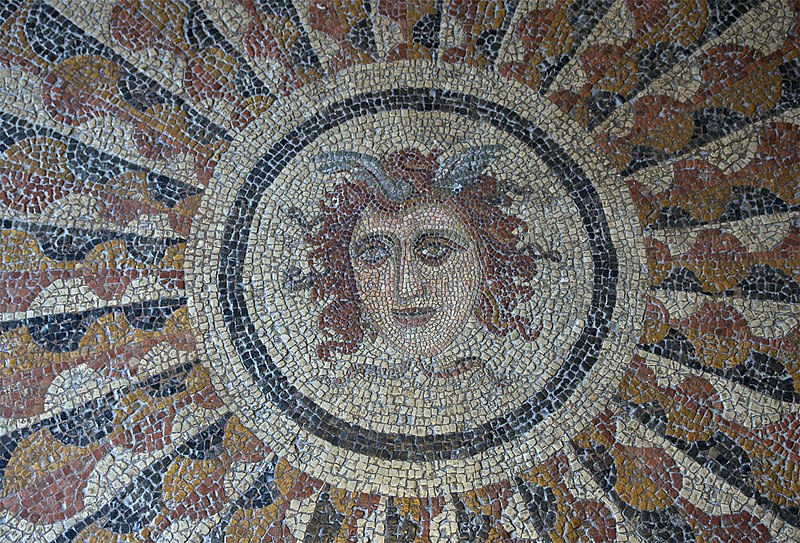 File:Medusa mosaïc Rhodes.jpg