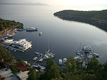 Hafeneinfahrt von Meganisi, von Spartochori aus betrachtet