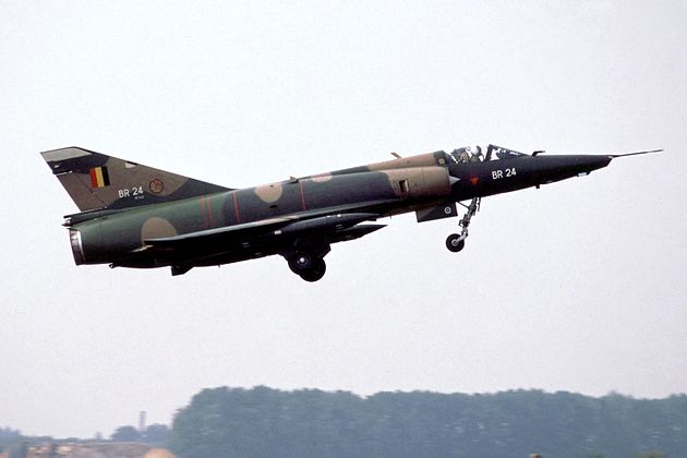 A Mirage 5BR of 42nd Squadron takes off in 1989 Mirage 5BA (24813620056).jpg