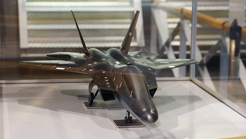 File:Mitsubishi ATD-X(Wind tunnel model) at Hamamatsu Air Base Publication Center 20141124-03.JPG