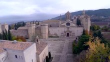 Datei:Monestir de Poblet eine Aussicht auf eine Drohne 2.7K 50fps.webm