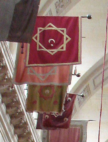 File:Moroccan flags at the Invalides.jpg