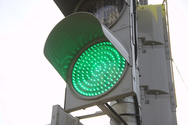 File:Moscow, LED traffic lights in Krylatskoye district (39974001780).jpg