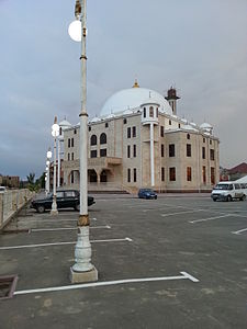 Mosque in Kaspiysk.jpg
