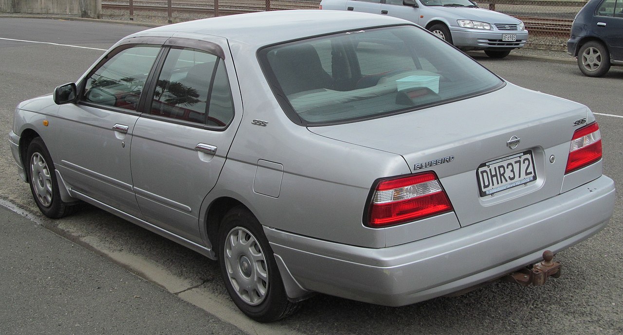 File:Nissan Bluebird (U13) SSS rear.jpg - Wikimedia Commons