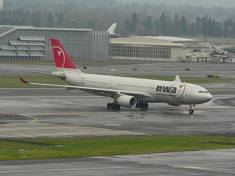 File:Northwest Airlines Airbus A330.jpg