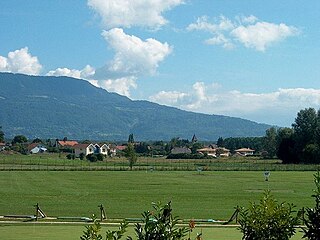 Вежі-Фонснекс,  Auvergne-Rhône-Alpes, Франція