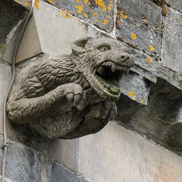 File:Paisley Abbey gargoyle 11.jpg