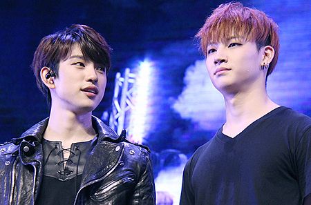 Tập_tin:Park_Jinyoung_and_JB_in_2015.jpg