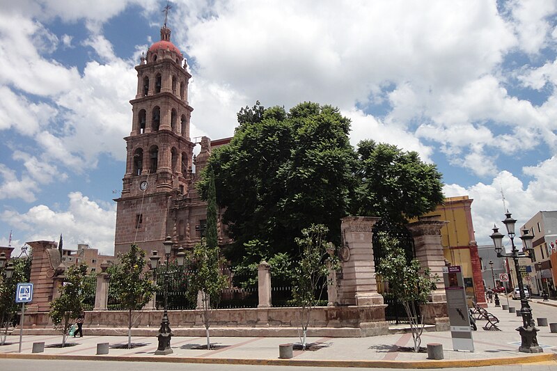 File:Parroquia de Santiago Apóstol - Silao, Guanajuato.jpg