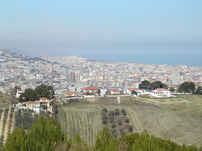 File:Pescara Panorama Colle Renazzo0010.JPG