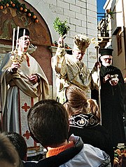 L'Eparca Sotìr Ferrara e il clero durante i riti della Teofania presso la Fontana Tre Cannoli