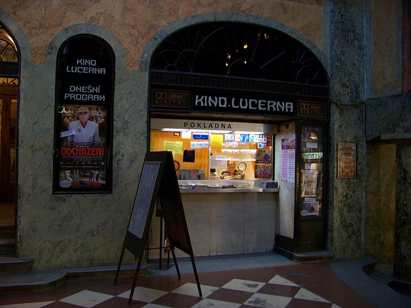 File:Pokladna kina Lucerna.jpg