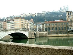 Pont Bonaparte Lyon.jpg