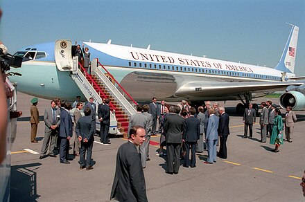 US President Ronald Reagan at Vnukovo in 1988