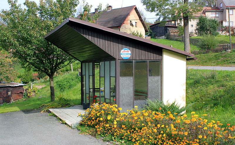 File:Proruby, bus stop.jpg