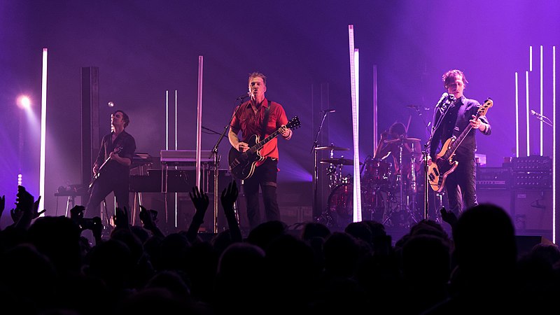 File:Queens of the Stone Age - SSE Arena Wembley - Saturday 18th November 2017 QOTSAWembley181117-42 (37885913284).jpg