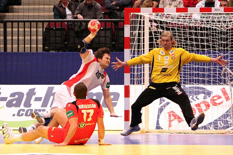 File:RUS vs ISL (02) - 2010 European Men's Handball Championship.jpg