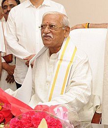 Ramesh Chandappa Jigajinagi taking charge in his office, in the presence of the Union Minister for Chemicals & Fertilizers and Parliamentary Affairs, Shri Ananth Kumar, in New Delhi (cropped).jpg