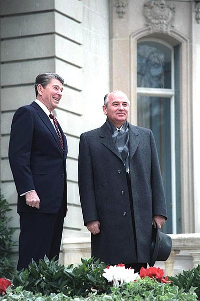 File:Reagan and Gorbachev (1985).jpg