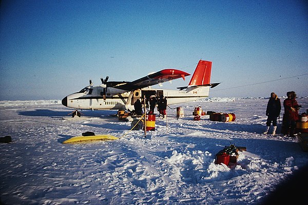 On the sea ice of the Arctic Ocean temporary logistic stations may be installed, Here, a Twin Otter is refueled on the pack ice at 86°N, 76°43‘W.