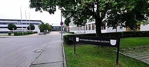 Rottmayr-Gymnasium Laufen, Blickrichtung zum Haupteingang